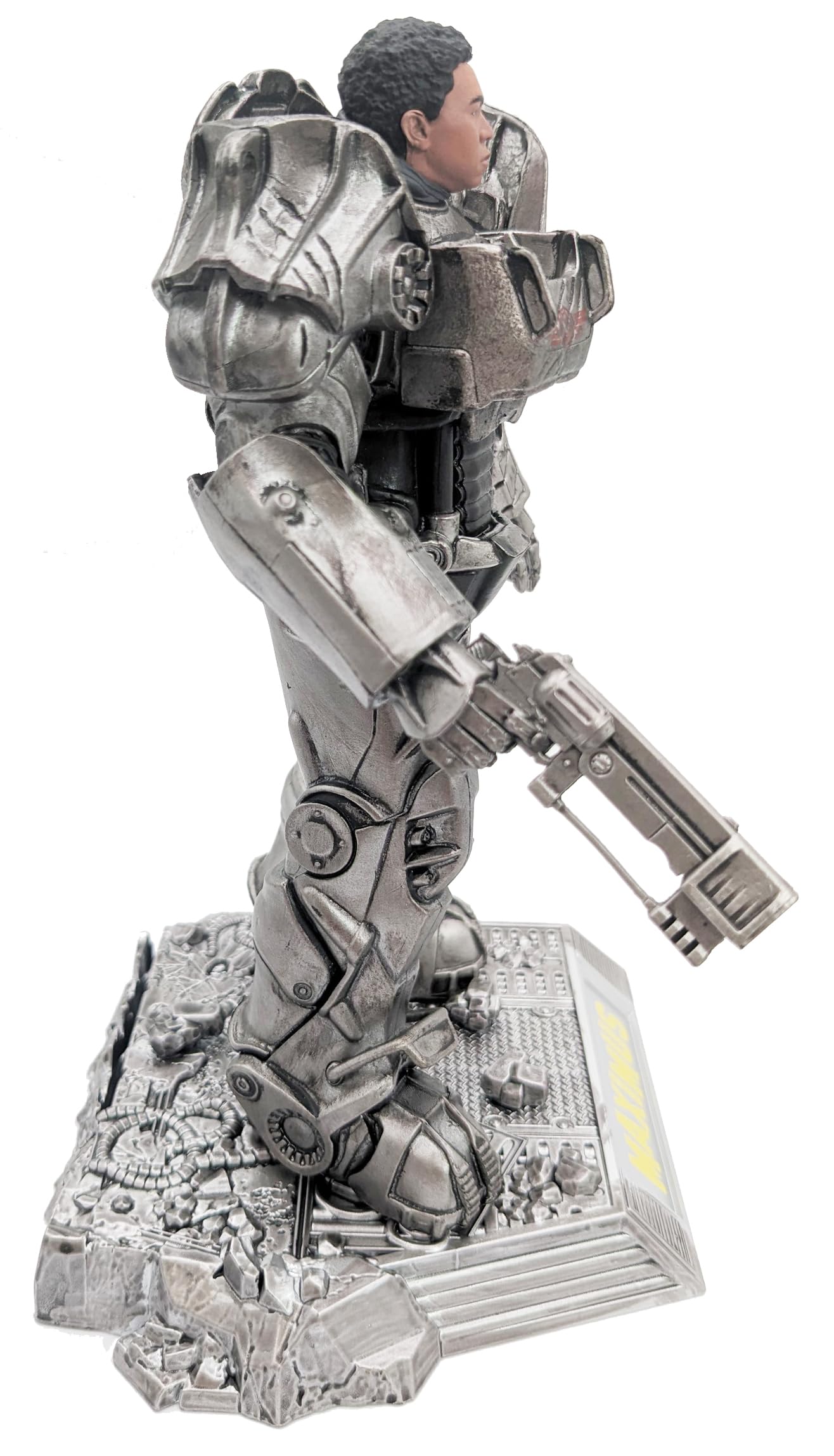 Amazon.com: Bizak Mcfarlane Fallout Sculpture Maximus, Decorative